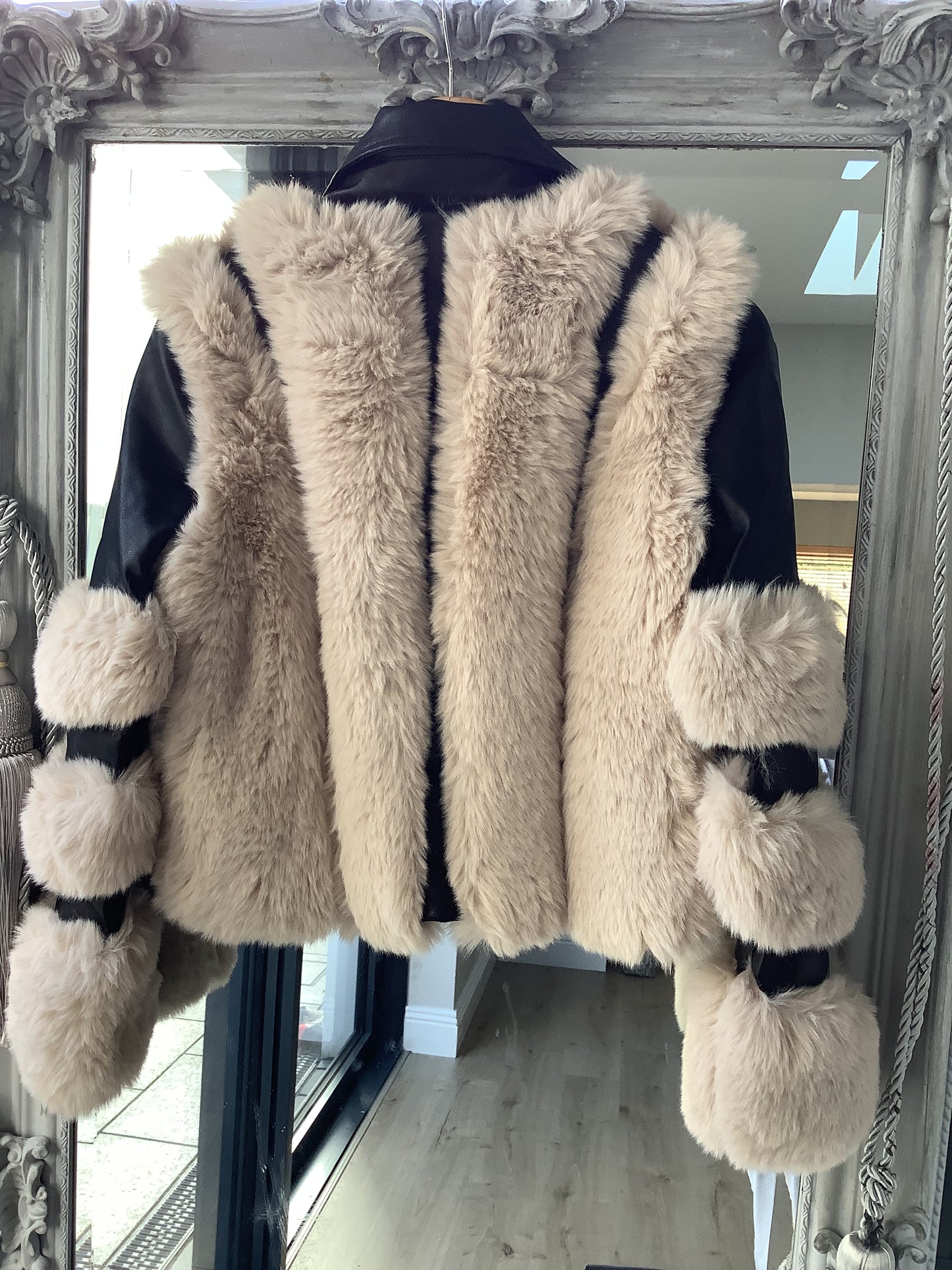CREAM FUR /BLACK LEATHER JACKET
