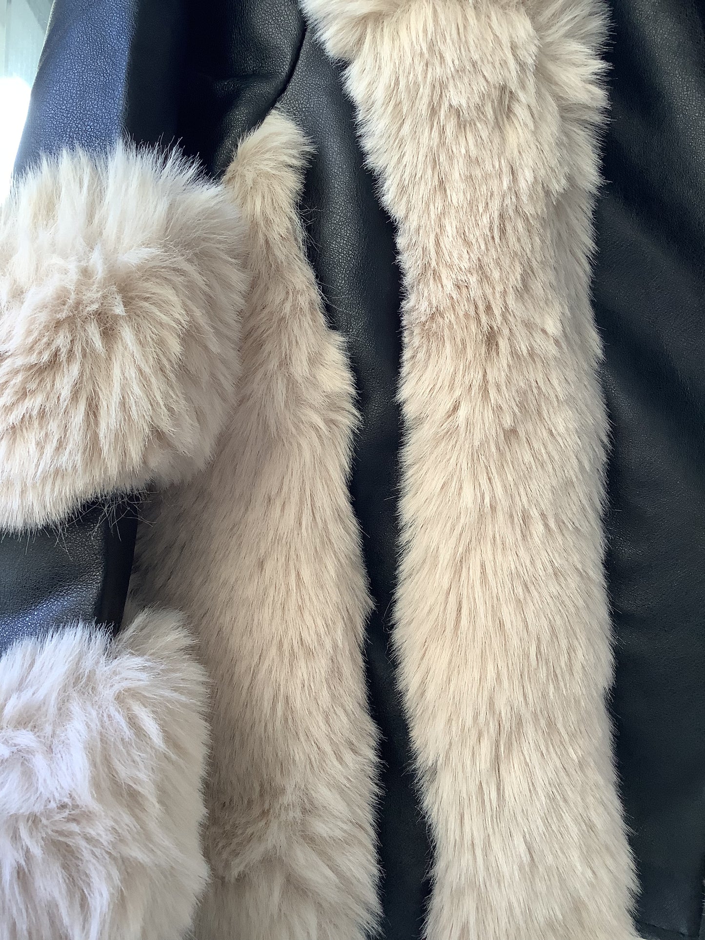 CREAM FUR /BLACK LEATHER JACKET