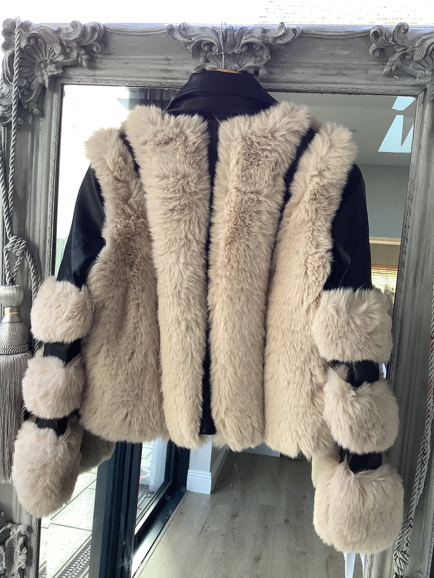 CREAM FUR /BLACK LEATHER JACKET