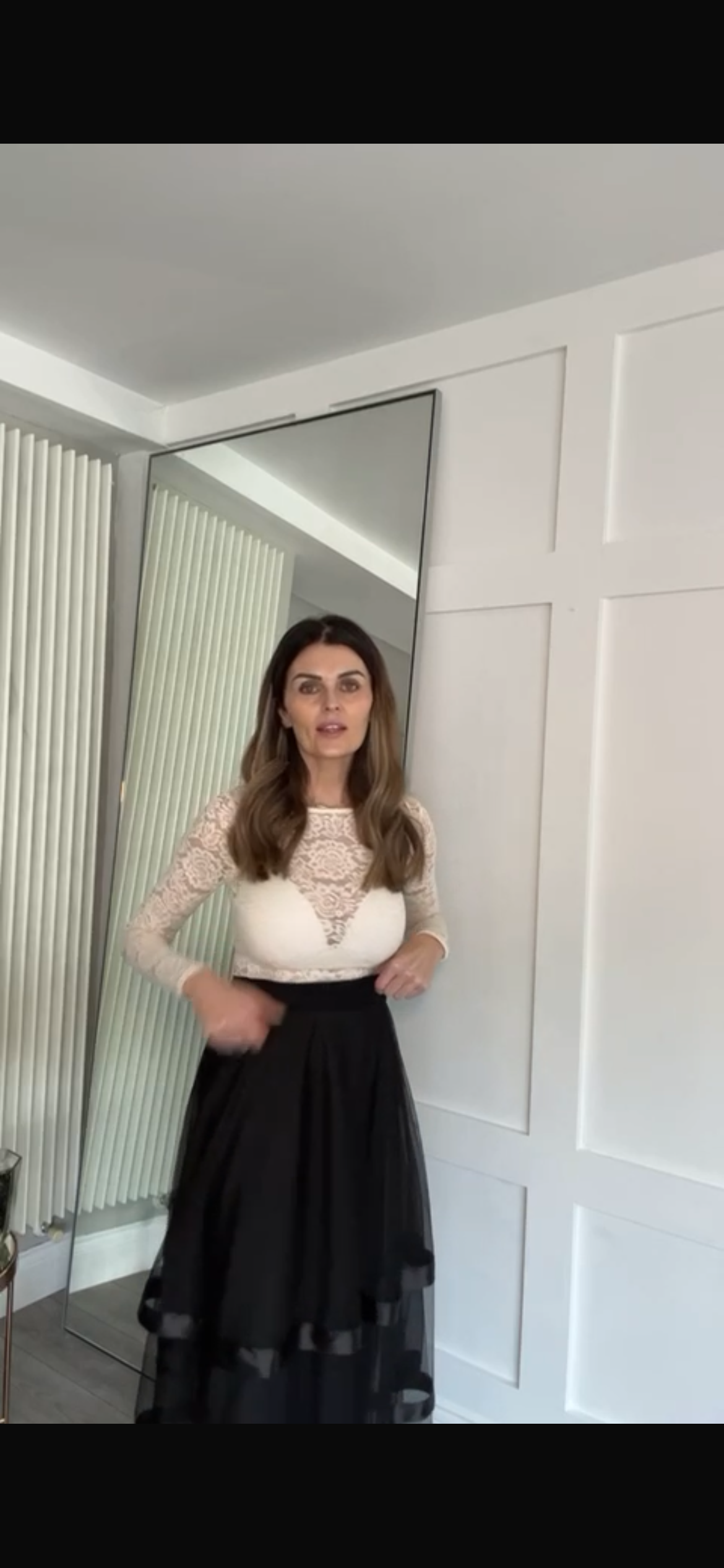 LARAS DREAM TULLE & SATIN SKIRT .