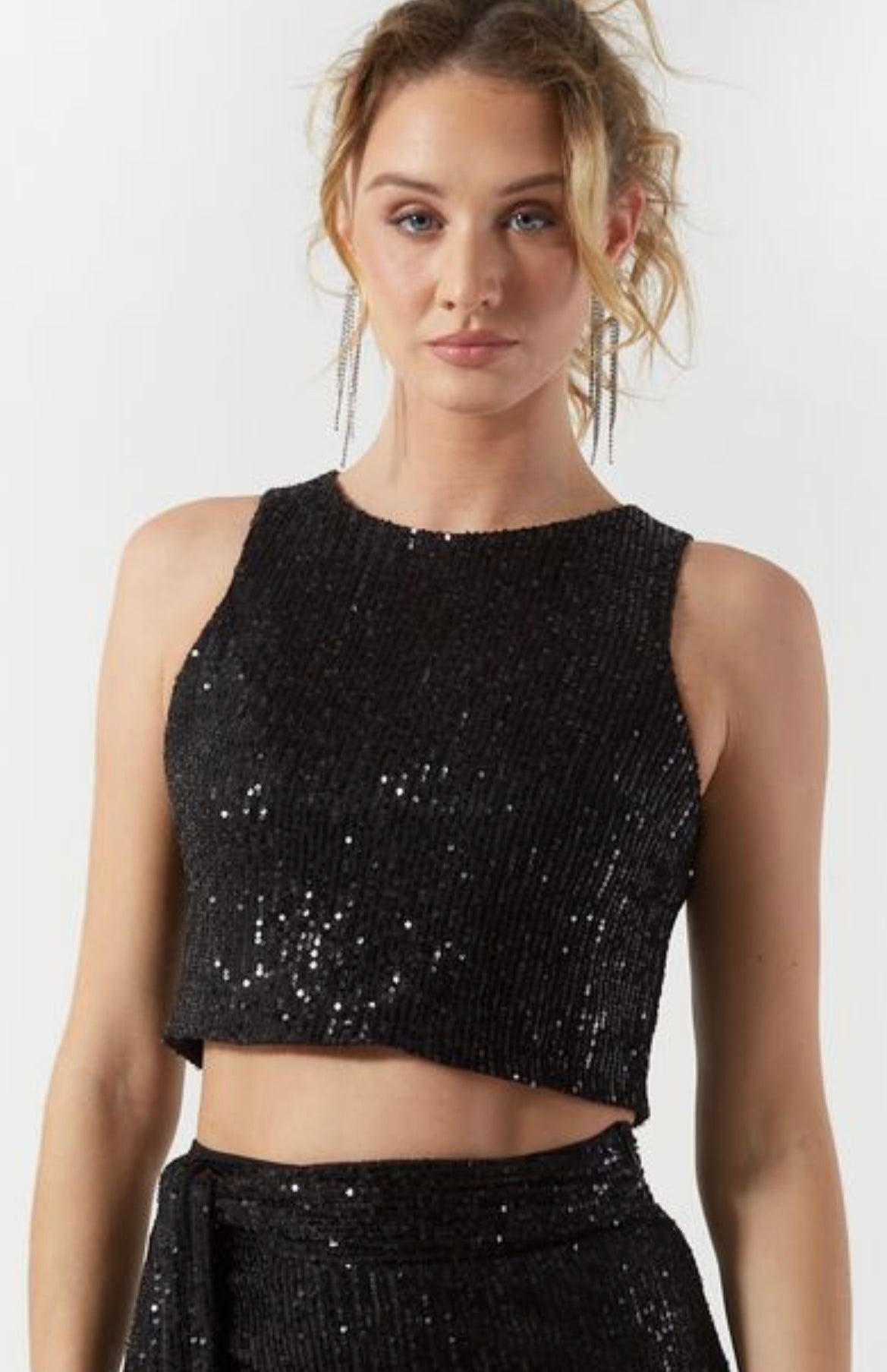 BLACK CROP SEQUENCE TOP