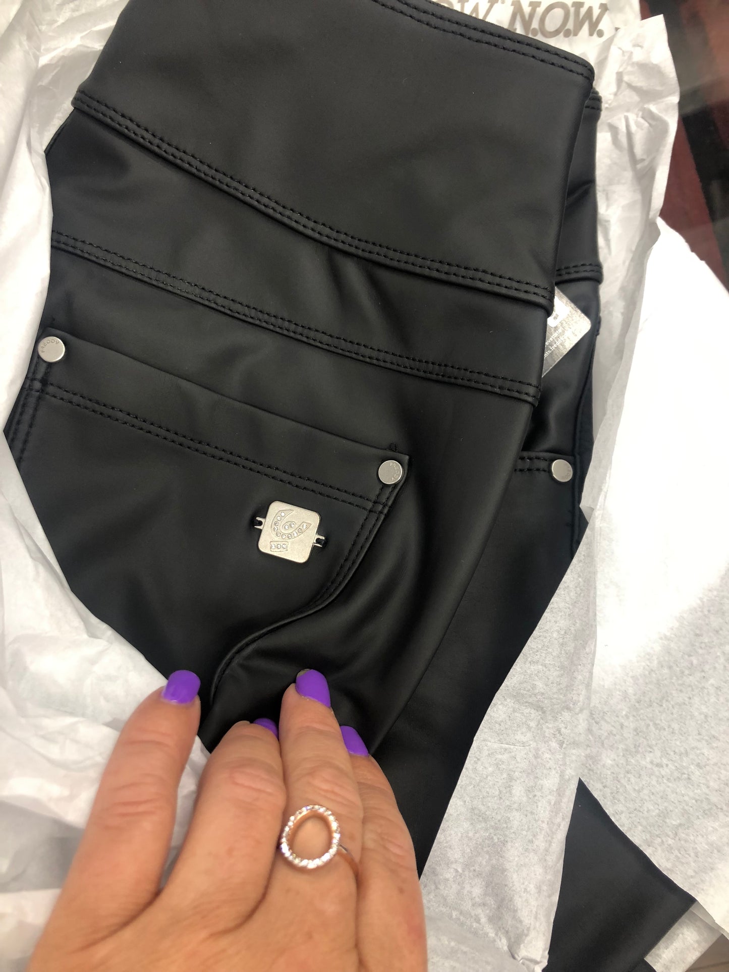 AMAZING FREDDY LEATHER NOW PANTS