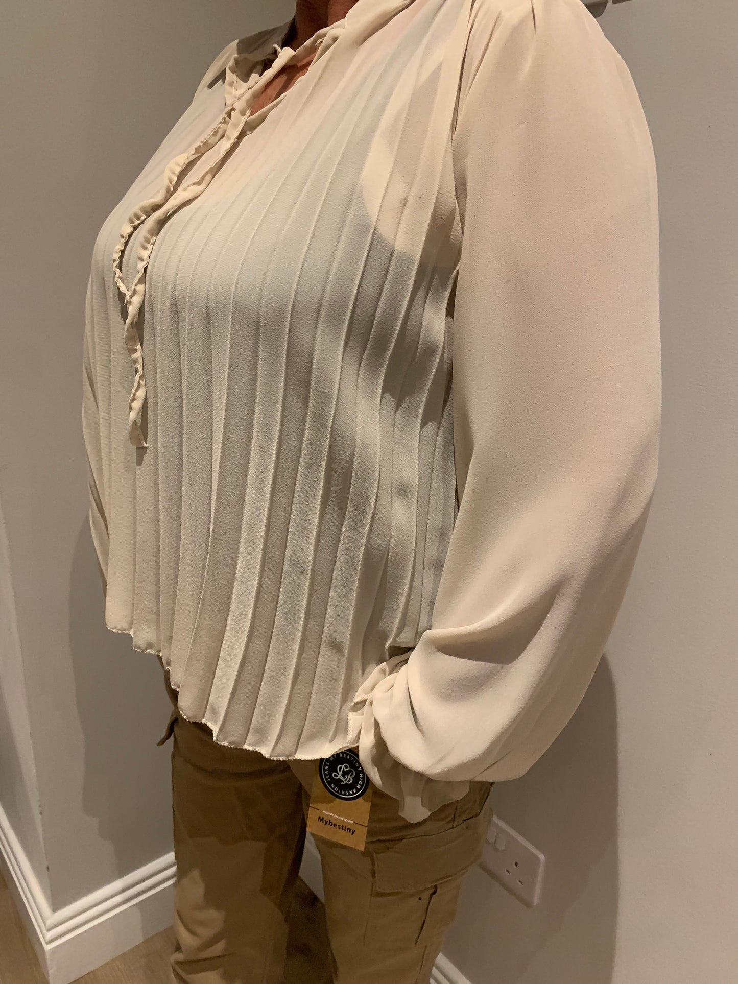 PLEATED MOCCA BLOUSE