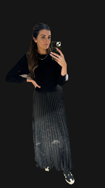 BLACK PLEATED DRESS