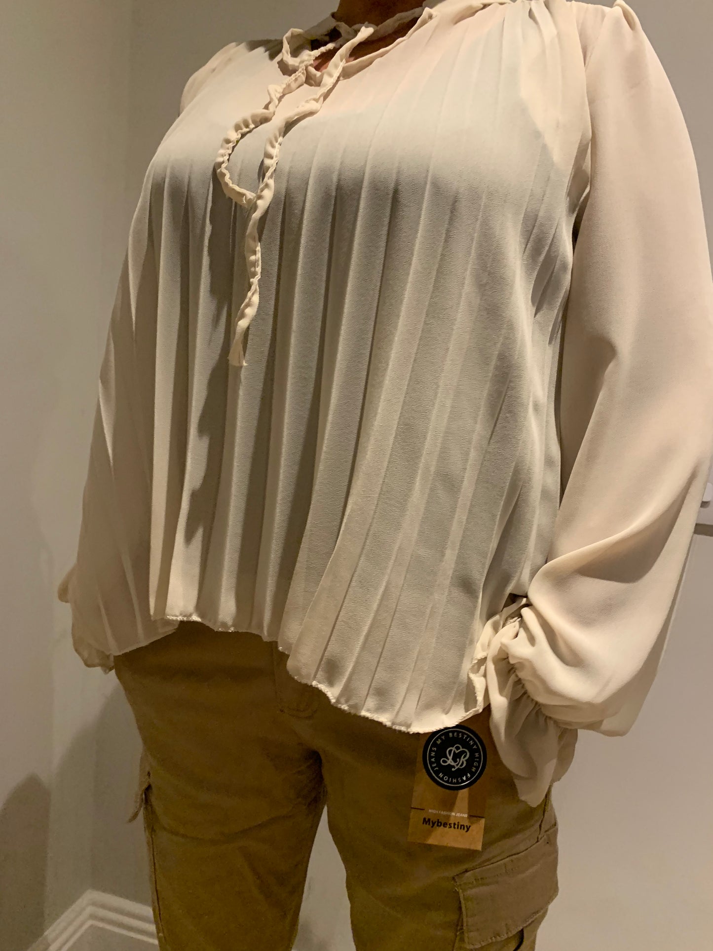 PLEATED MOCCA BLOUSE