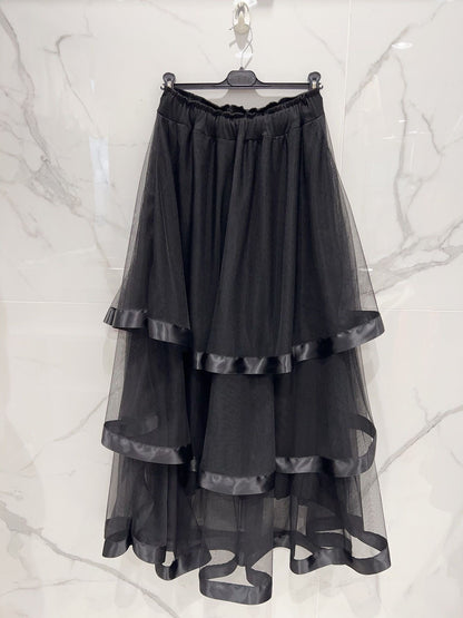 LARAS DREAM TULLE  & SATIN SKIRT .