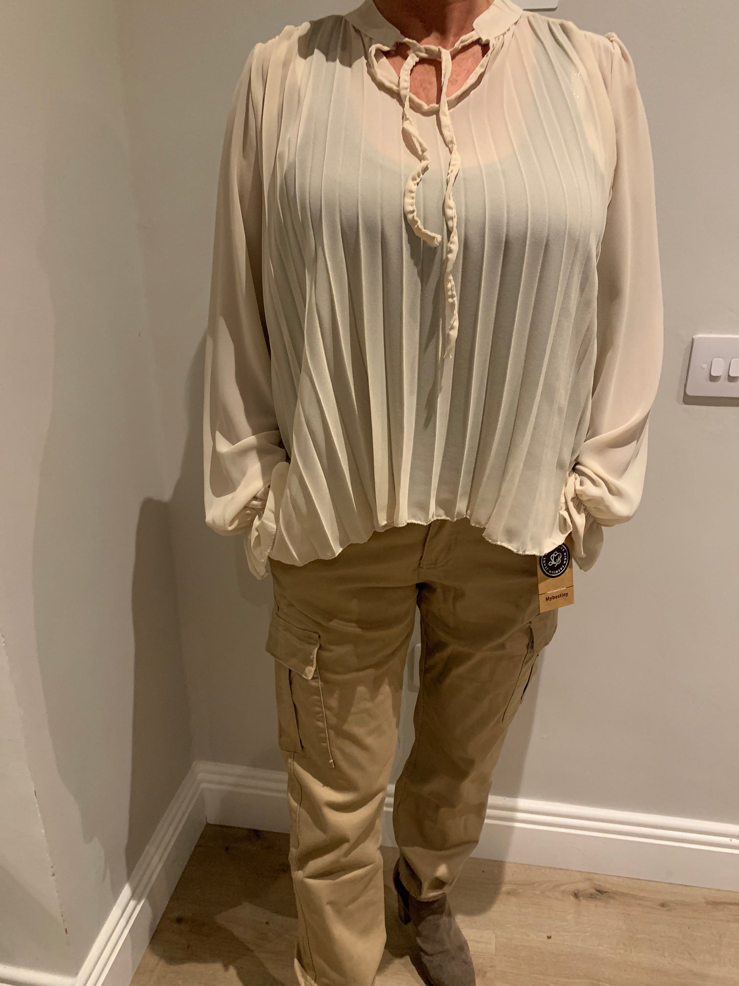 PLEATED MOCCA BLOUSE