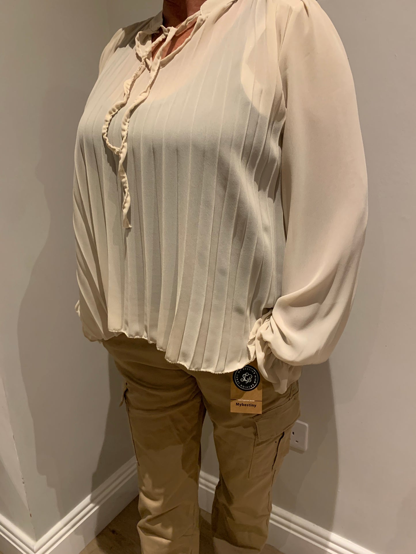 PLEATED MOCCA BLOUSE