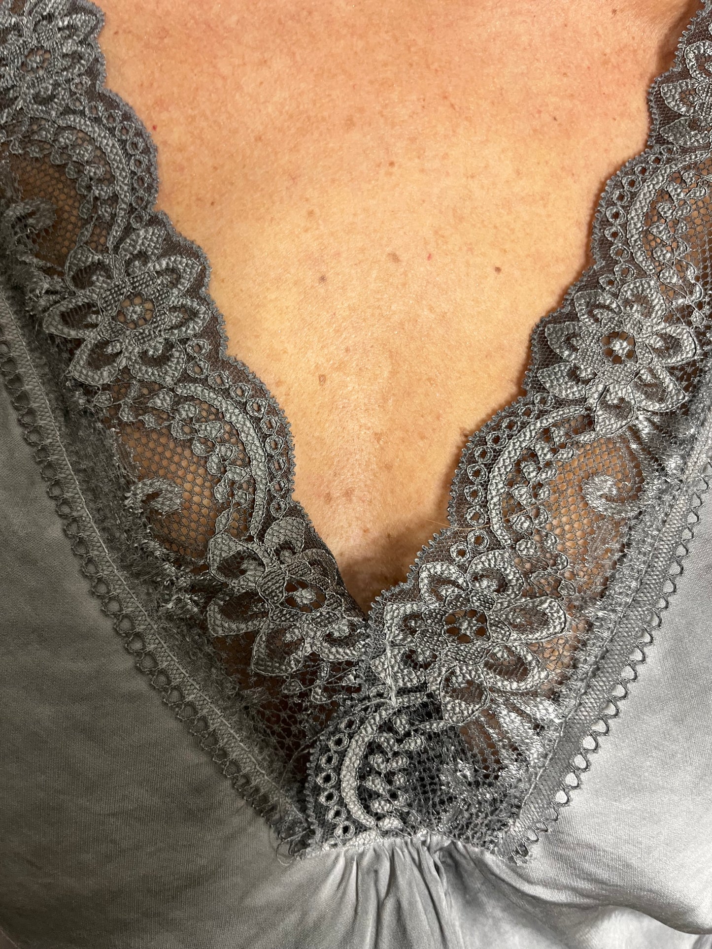 LACE SILK CAMI TOP GREY