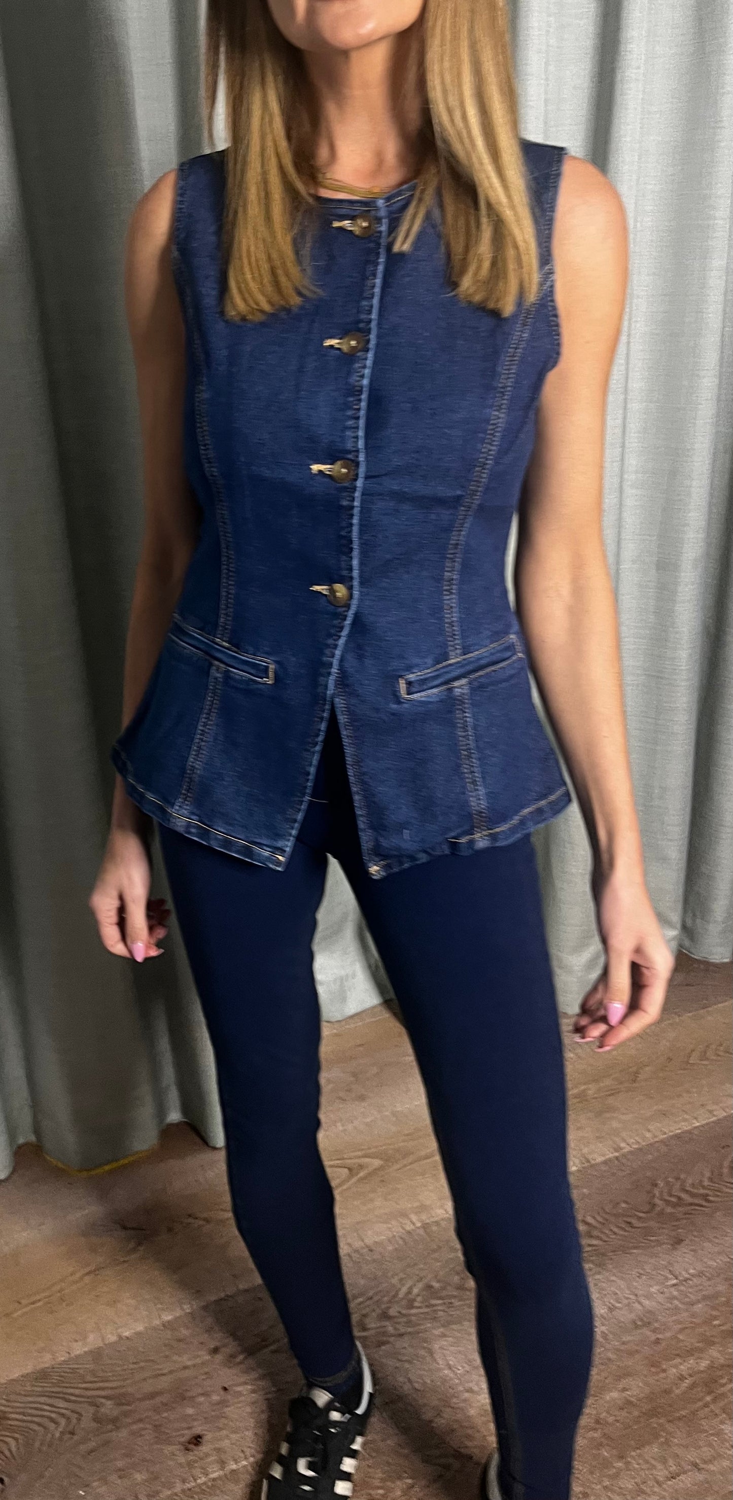 DENIM FITTED WAISTCOAT ITALIAN STRETCH INDIGO.
