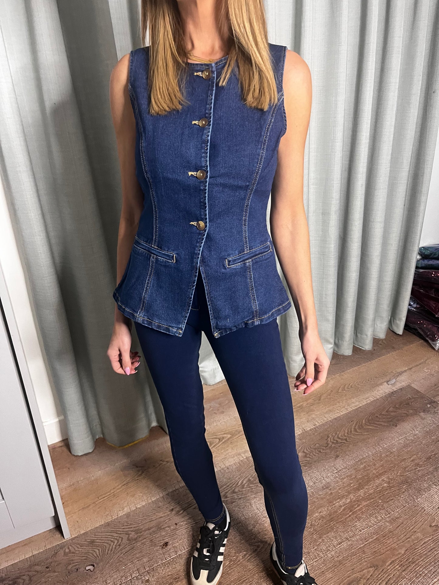 DENIM FITTED WAISTCOAT ITALIAN STRETCH INDIGO.