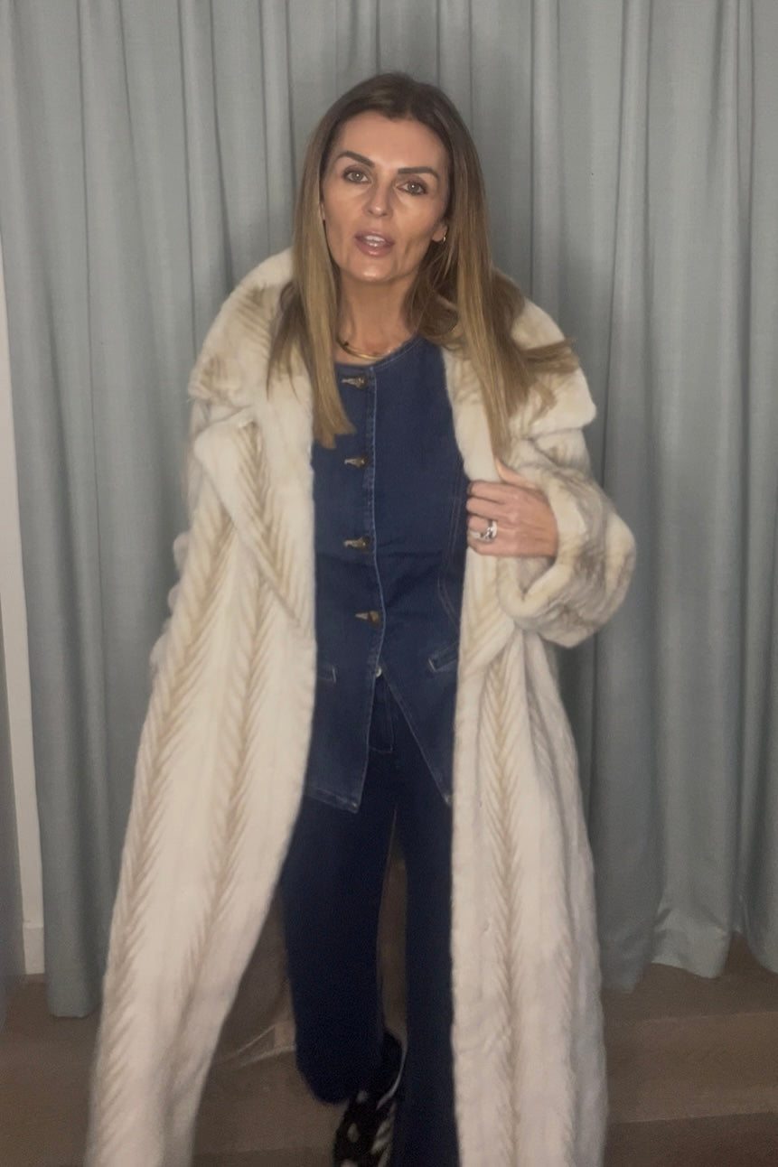FUR CREAM HERRINGBONE COAT
