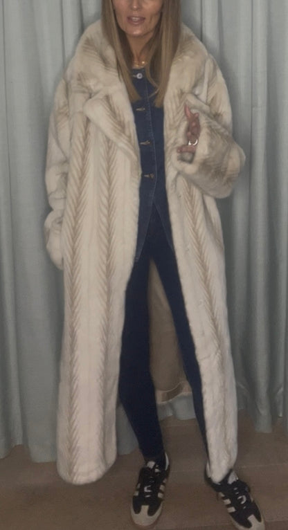 FUR CREAM HERRINGBONE COAT