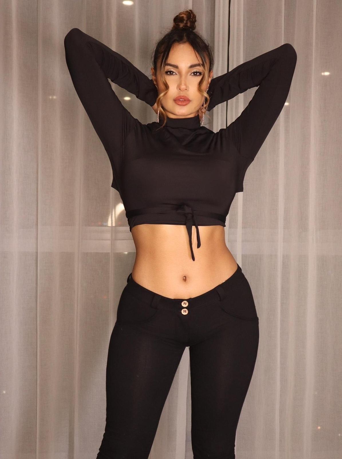 Freddy Curvy Black Denim Black Stitch Mid Rise